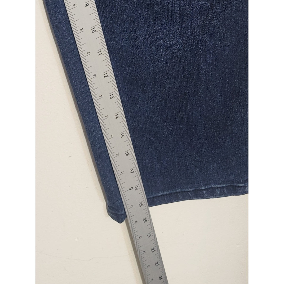 Gloria Vanderbilt Dark Wash Capri Jeans Size 12