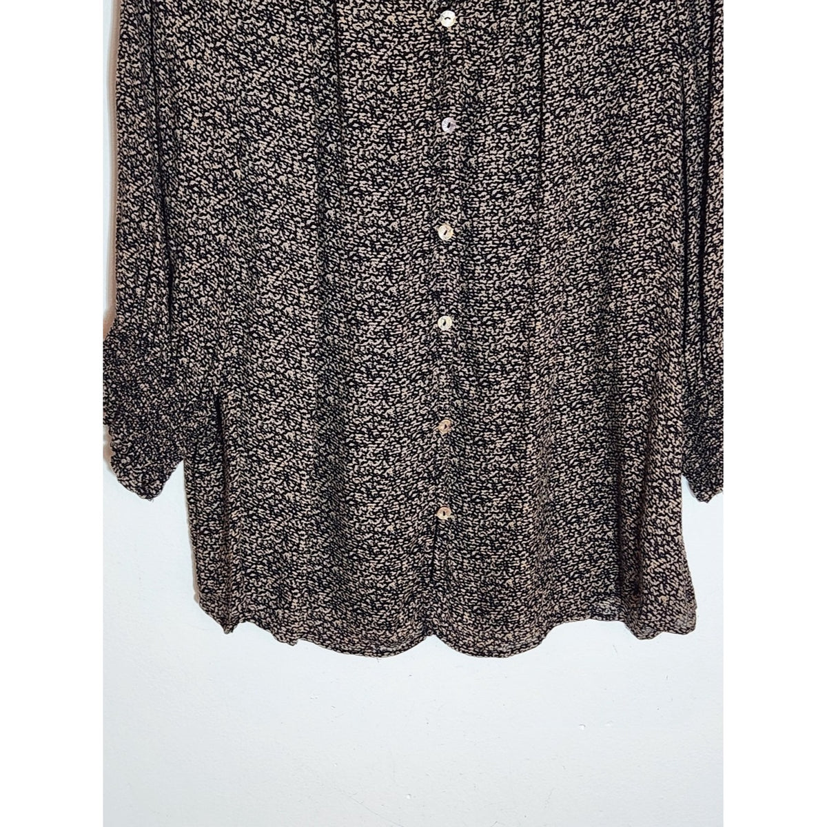 DR2 Black and Tan Print Button-Up V-Neck Blouse Size 3X