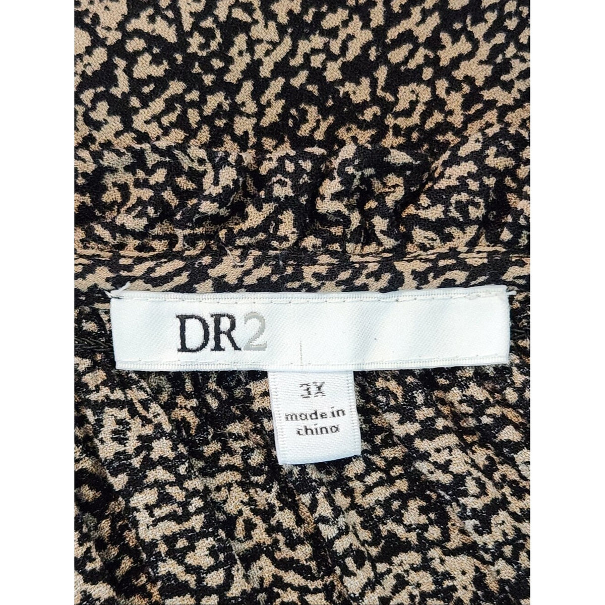 DR2 Black and Tan Print Button-Up V-Neck Blouse Size 3X