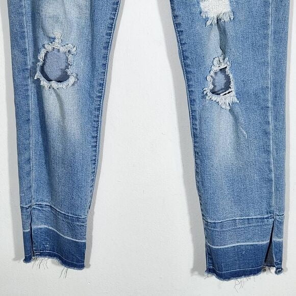 Seven7 Distressed Skinny Cropped Jeans Size 6