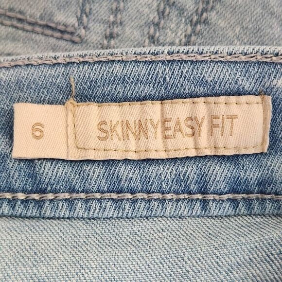 Seven7 Distressed Skinny Cropped Jeans Size 6