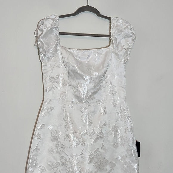 Lulus White Off the Shoulder Cropped Jumpsuit Size Medium, New