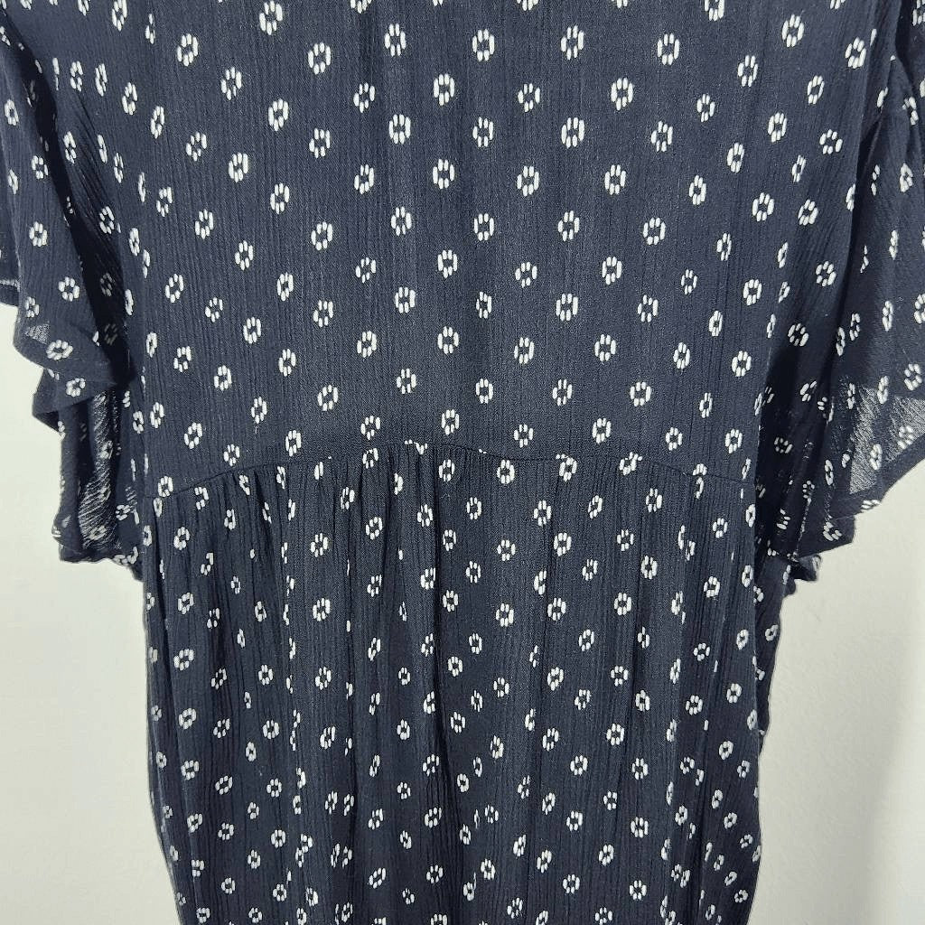 Old Navy Black Blouse with Flutter Sleeves Size XL Black and White Peasant Top