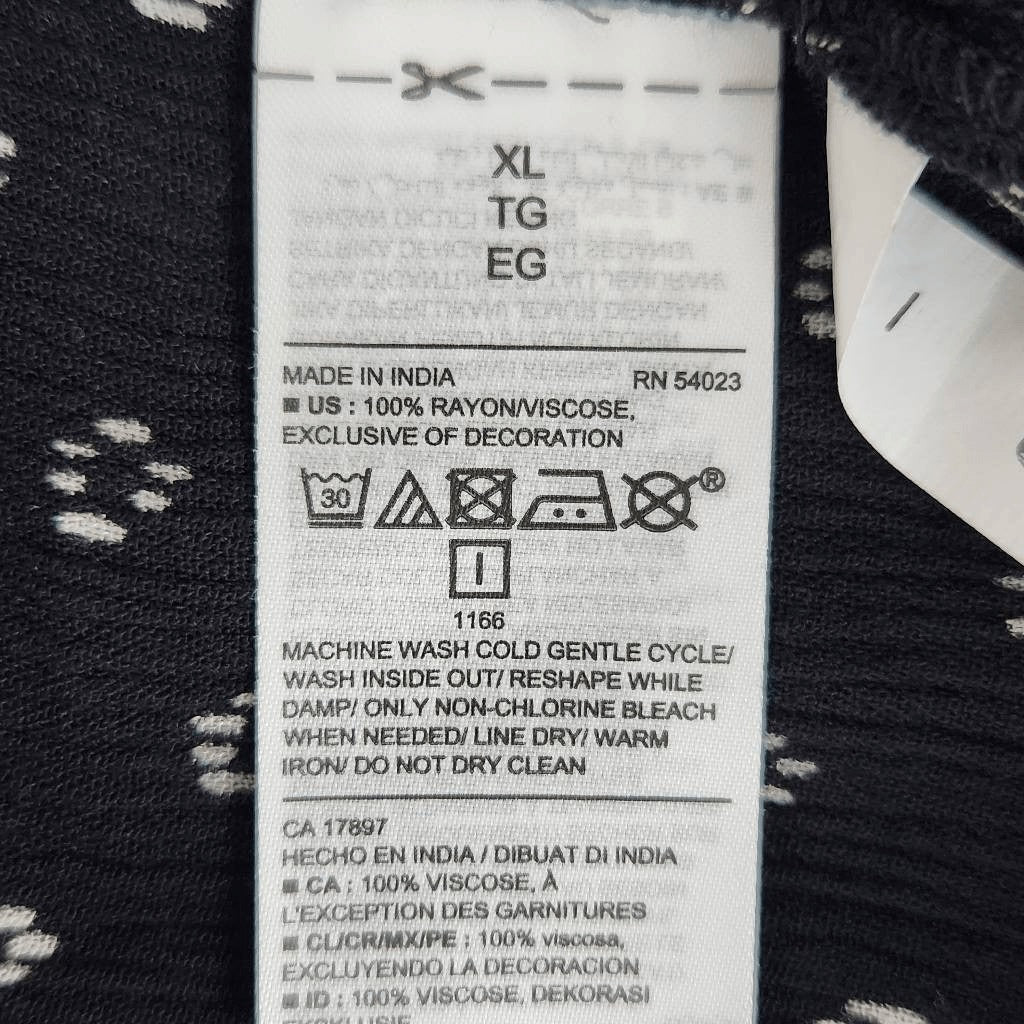 Old Navy Black Blouse with Flutter Sleeves Size XL Black and White Peasant Top