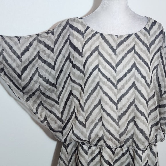 Banana Republic Gray and Taupe Zigzag Stripe Blouse Size Large