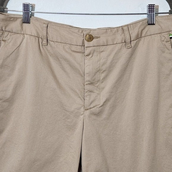 Hugo Boss Men's Khaki Bermuda Shorts Size 36 Preppy Khaki Shorts