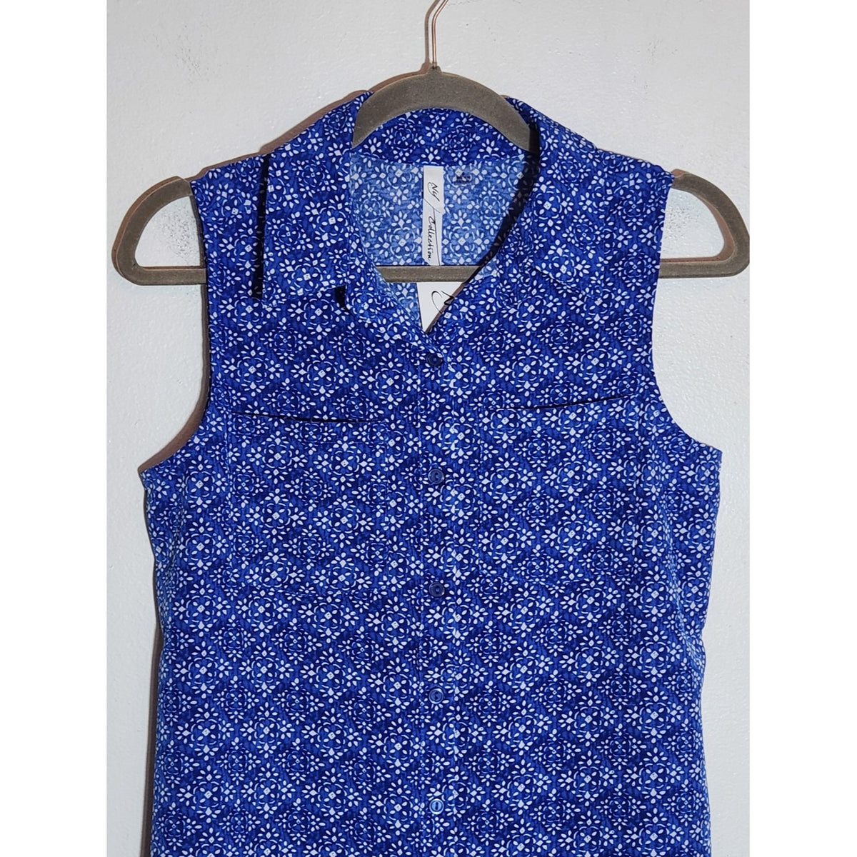 NY Collection Blue and White Print Sleeveless Button Down Shirt NWT Size Small