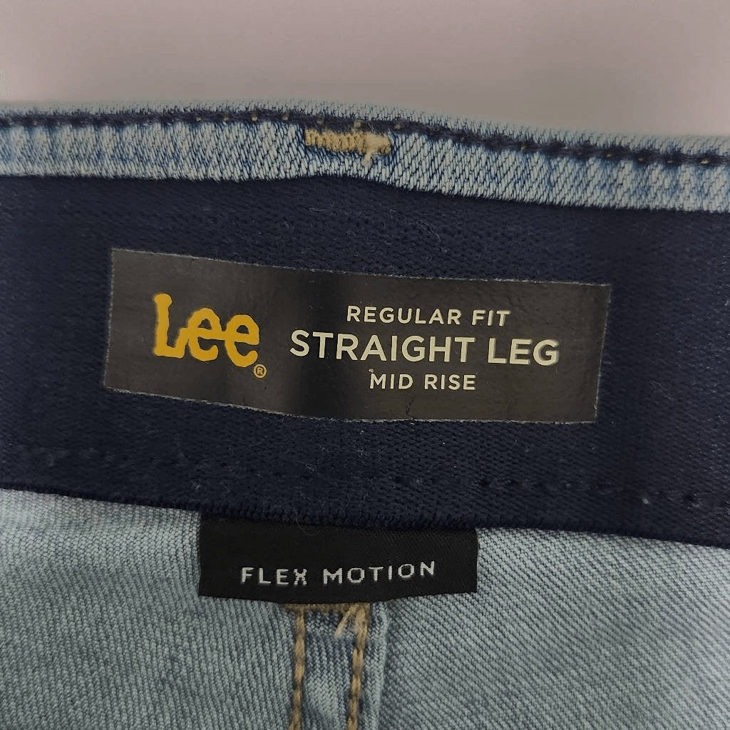 Lee Regular Fit Mid-Rise Straight Leg Jeans Size 6 Short Lee Button-Fly Denim