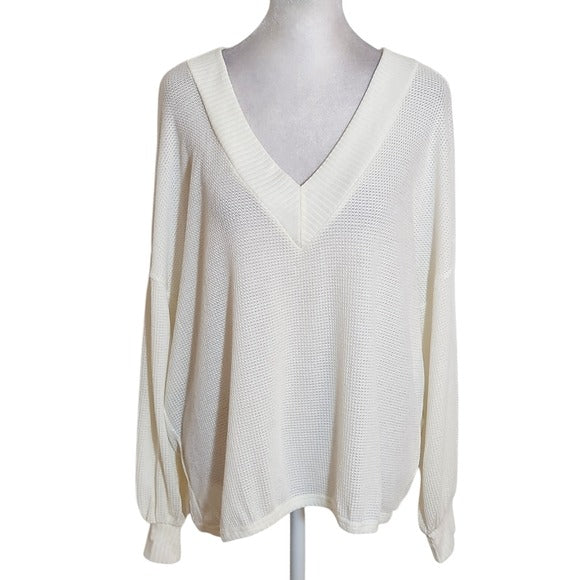 Lulus Cream Lightweight Knit V-Neck Pullover Size Small NWT