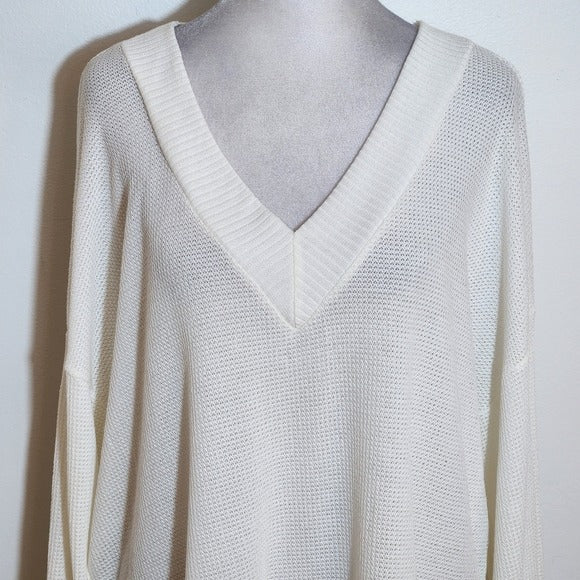 Lulus Cream Lightweight Knit V-Neck Pullover Size Small NWT