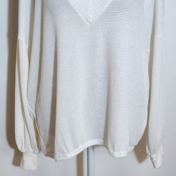 Lulus Cream Lightweight Knit V-Neck Pullover Size Small NWT