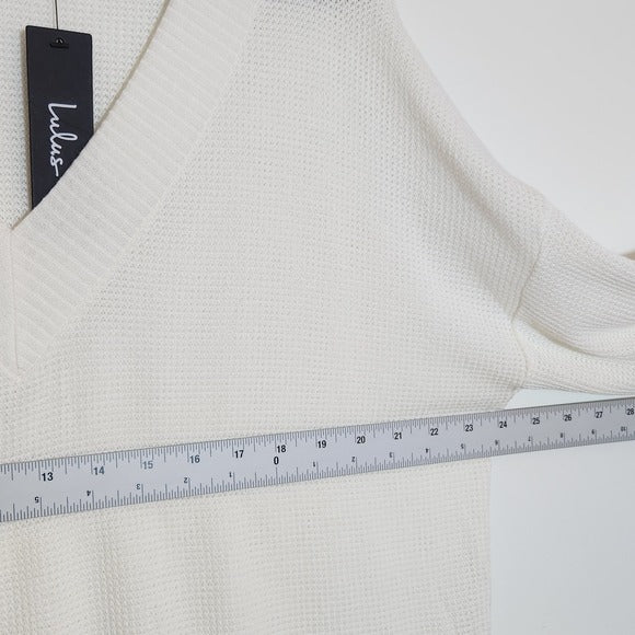 Lulus Cream Lightweight Knit V-Neck Pullover Size Small NWT