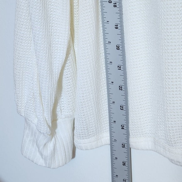 Lulus Cream Lightweight Knit V-Neck Pullover Size Small NWT