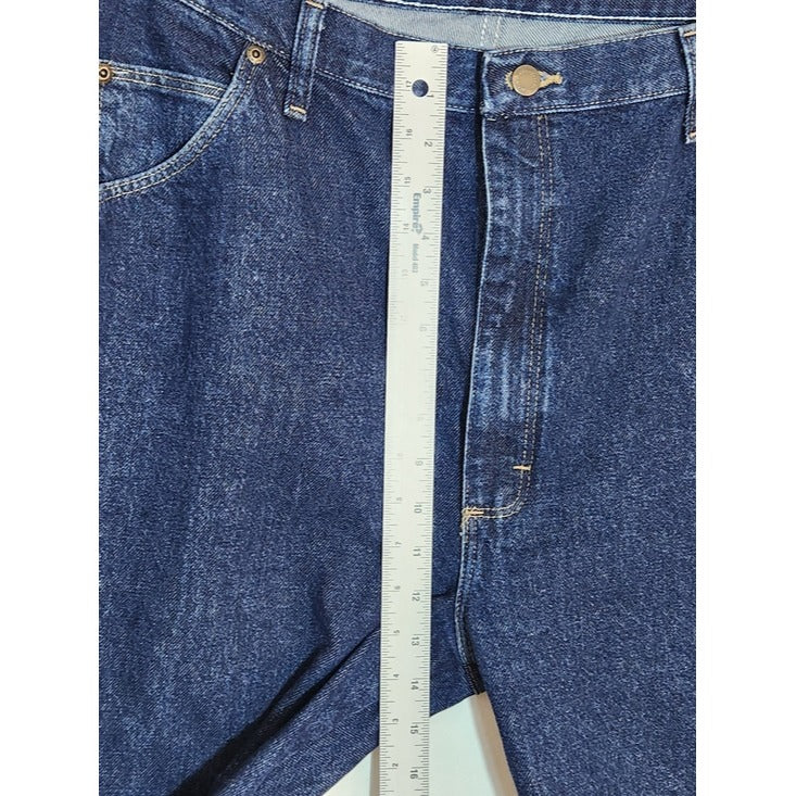 Wrangler Straight Leg Relaxed Jeans Size 42x32