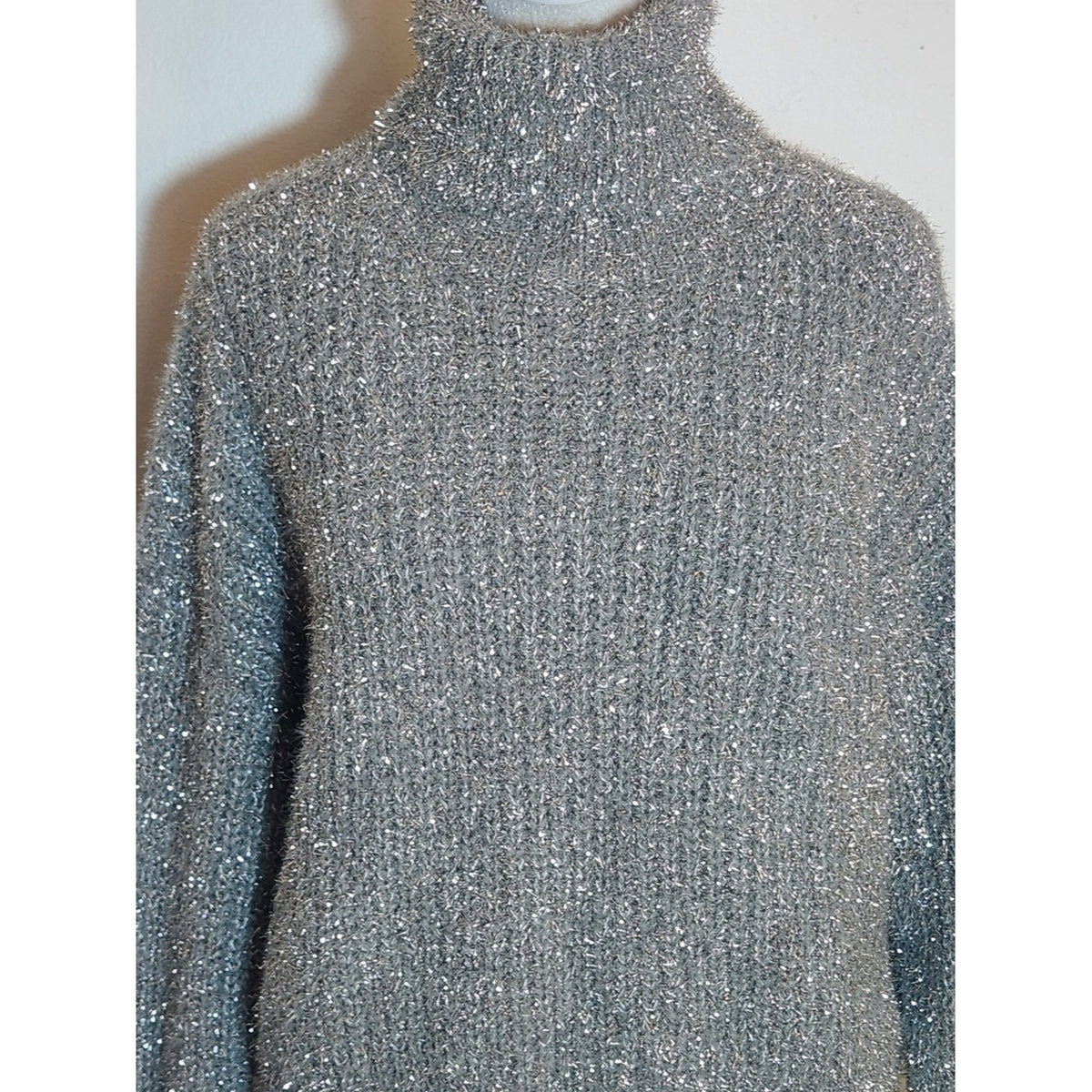 Emma + Asher Gray Metallic Silver Sparkly Cropped Turtleneck Sweater Size Medium