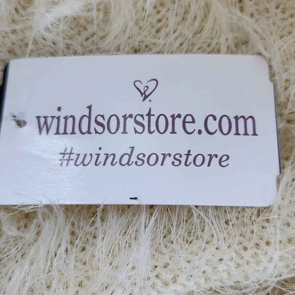 Windsor Uniq Fuzzy Cream Cropped Cardigan NWT Size Small/Medium Fuzzy Cardigan