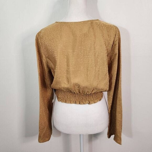 Kirious Tan Leopard Print Crop Top NWT Size Medium Tan Leopard Print Top