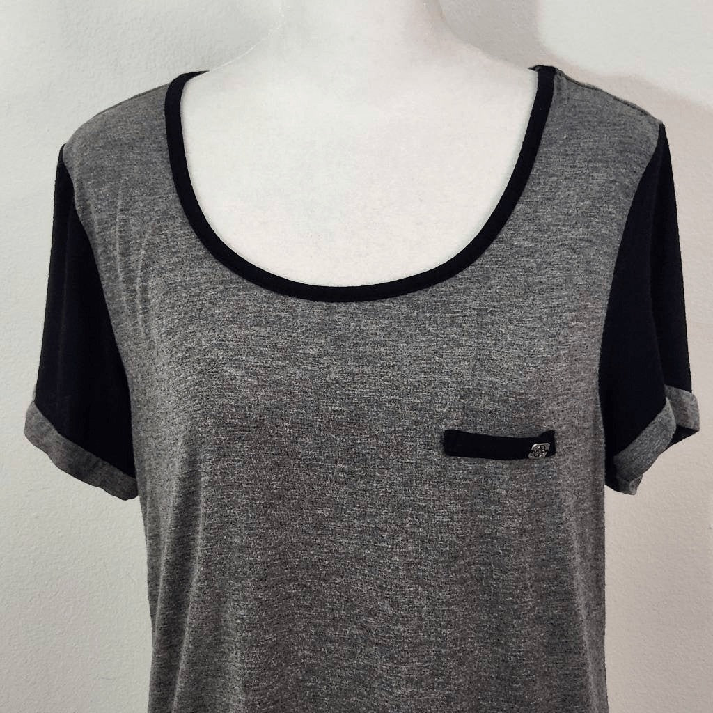 Nicole Miller Gray and Black T-shirt Size Medium Nicole Miller Gray Tee