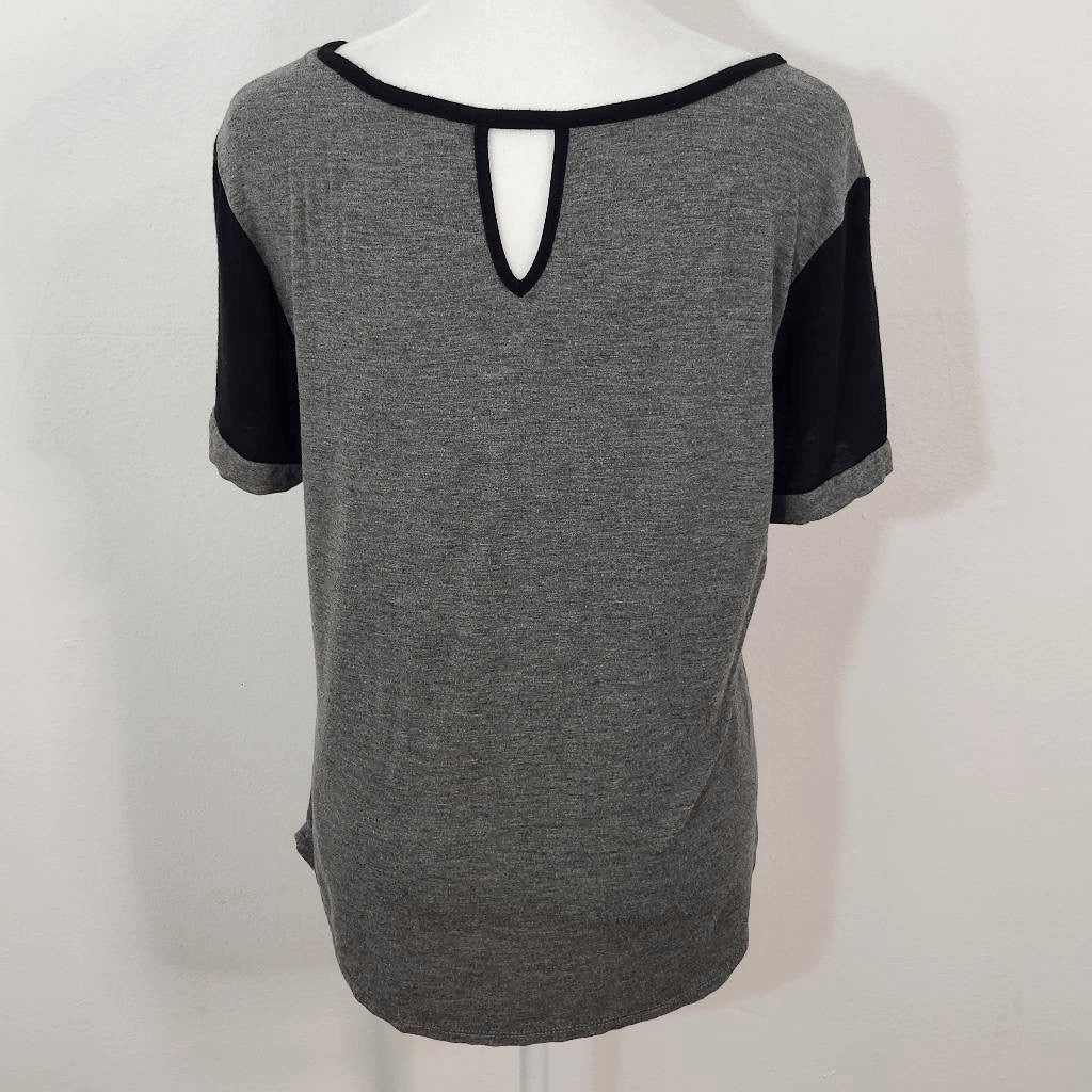 Nicole Miller Gray and Black T-shirt Size Medium Nicole Miller Gray Tee
