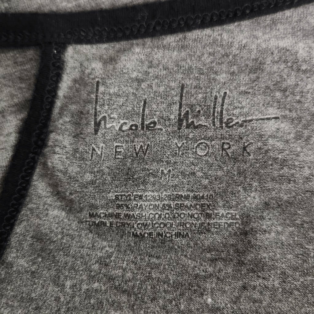 Nicole Miller Gray and Black T-shirt Size Medium Nicole Miller Gray Tee