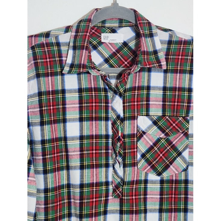Gap Red and Green Plaid Half Button Top Size Small