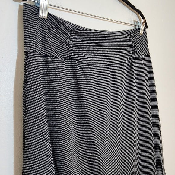 Tranquility Black and Gray Striped A-Line Skirt Size Large