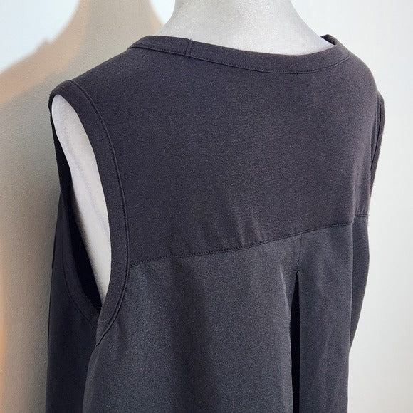Old Navy Black Sleeveless Activewear Top Size Large Black Cropped Athletic Top