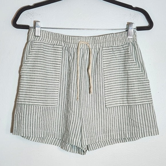 Allie Rose Green and White Stripe Pull-on Shorts Size Medium