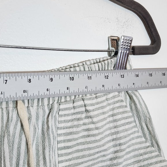 Allie Rose Green and White Stripe Pull-on Shorts Size Medium