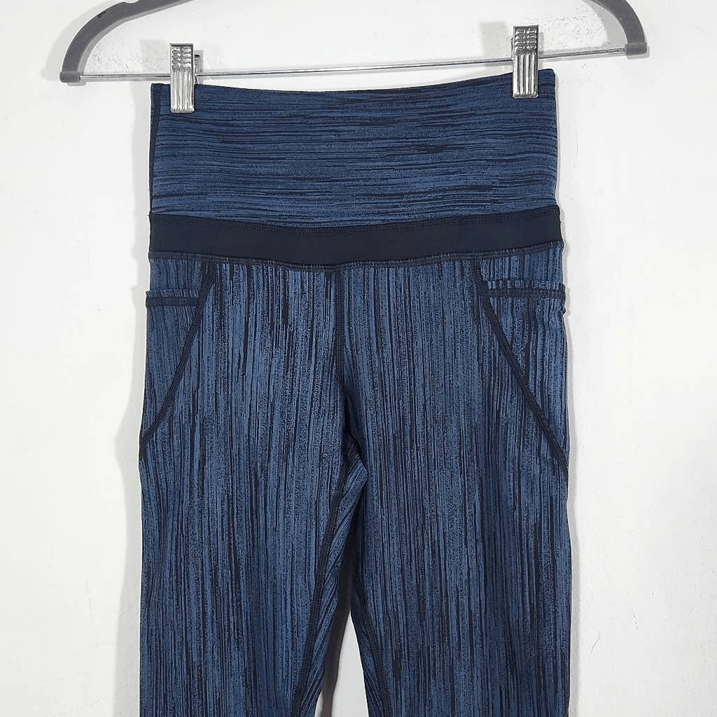 Vimmia Blue and Black Cropped Leggings NWT Size XS Storm Charge Legging