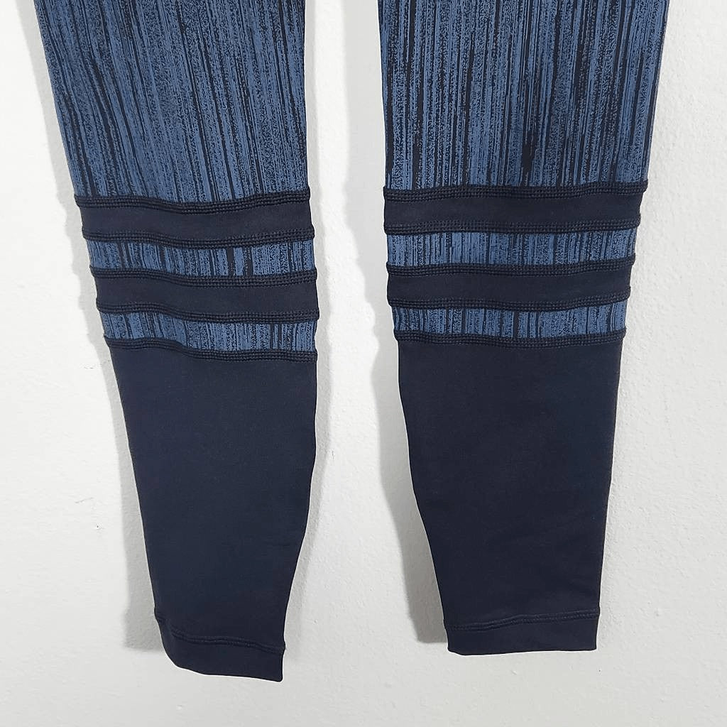 Vimmia Blue and Black Cropped Leggings NWT Size XS Storm Charge Legging