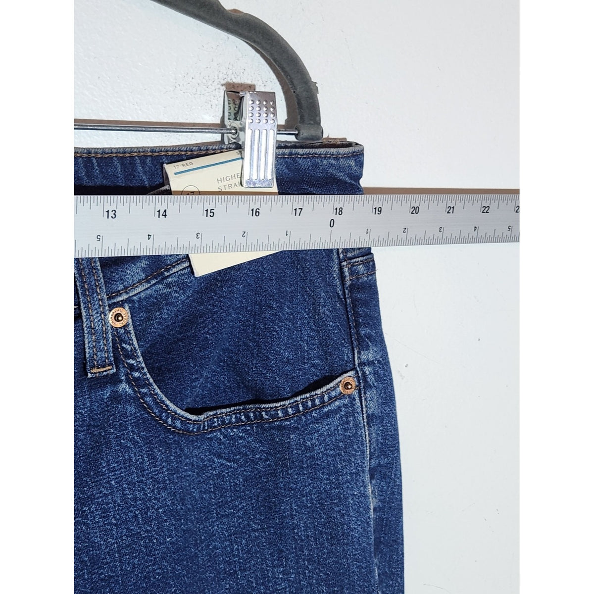 Universal Thread Highest Rise Straight Leg Jeans Medium Wash NWT Size 17
