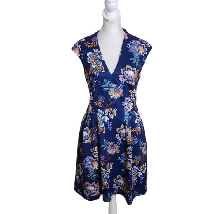 Vince Camuto Blue Floral Fit and Flare Dress Size 4 Wedding Guest Dress