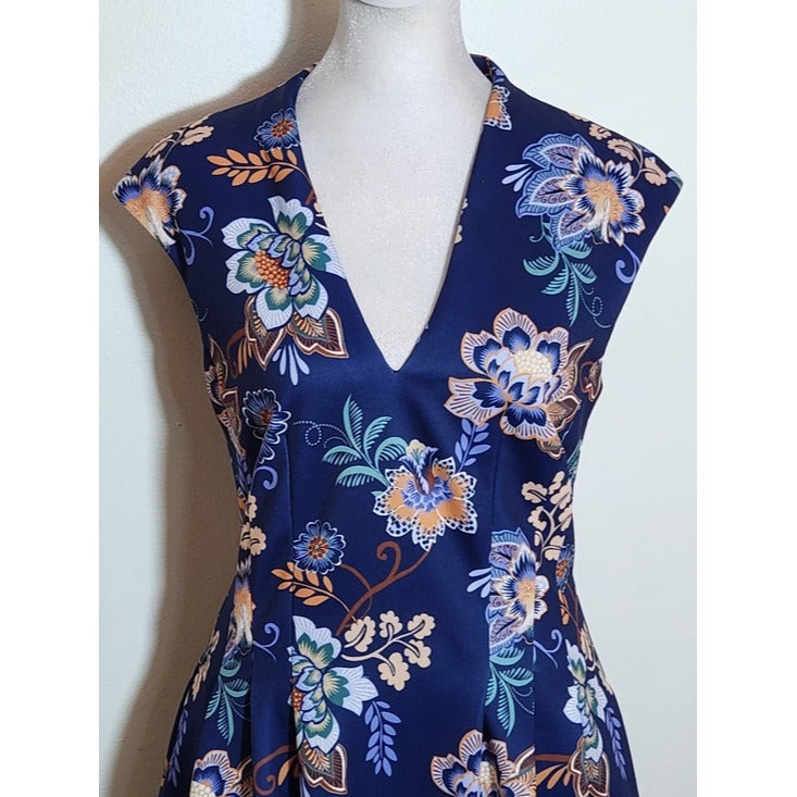Vince Camuto Blue Floral Fit and Flare Dress Size 4 Wedding Guest Dress
