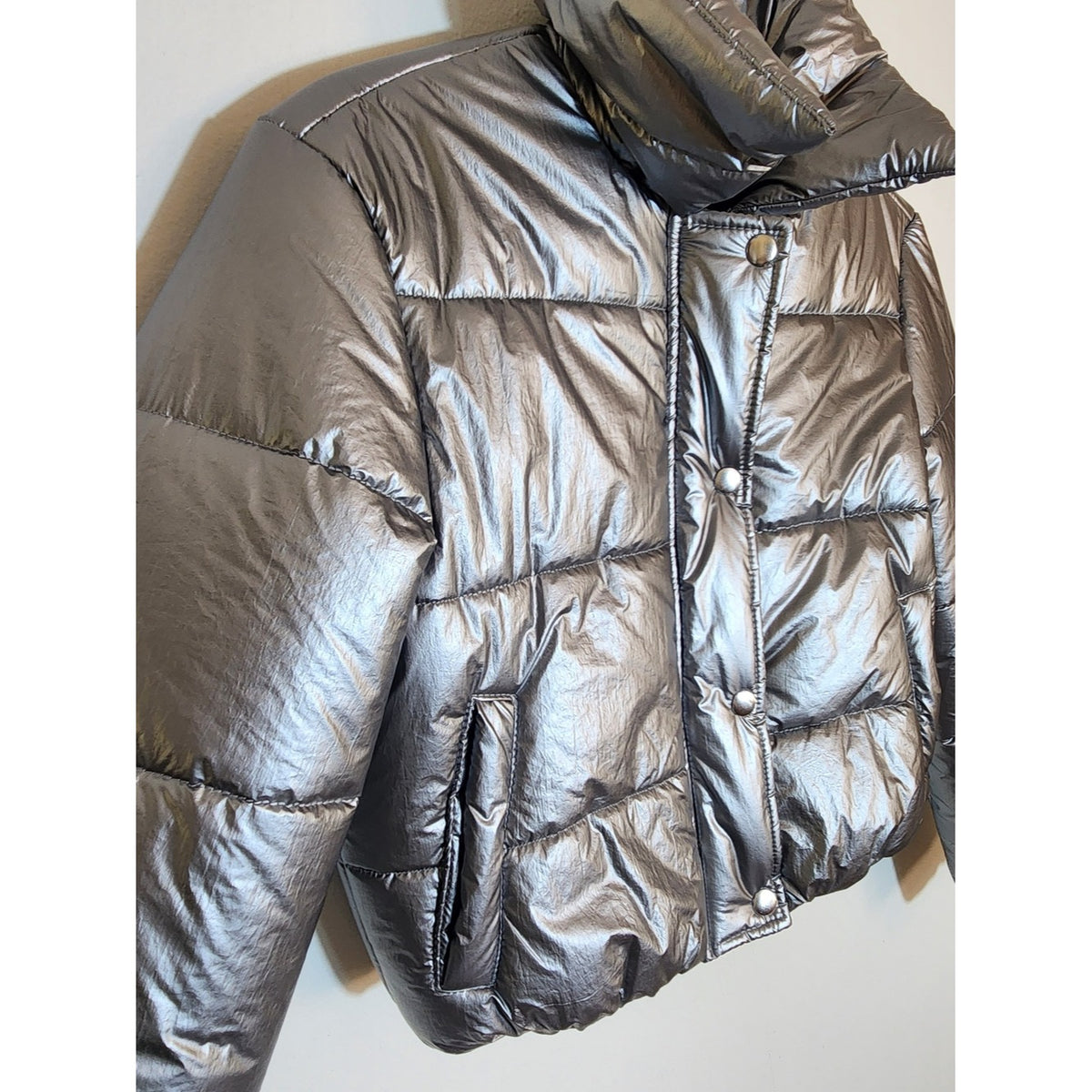 Bar III Metallic Silver Cropped Puffer Jacket Size Small Flaw