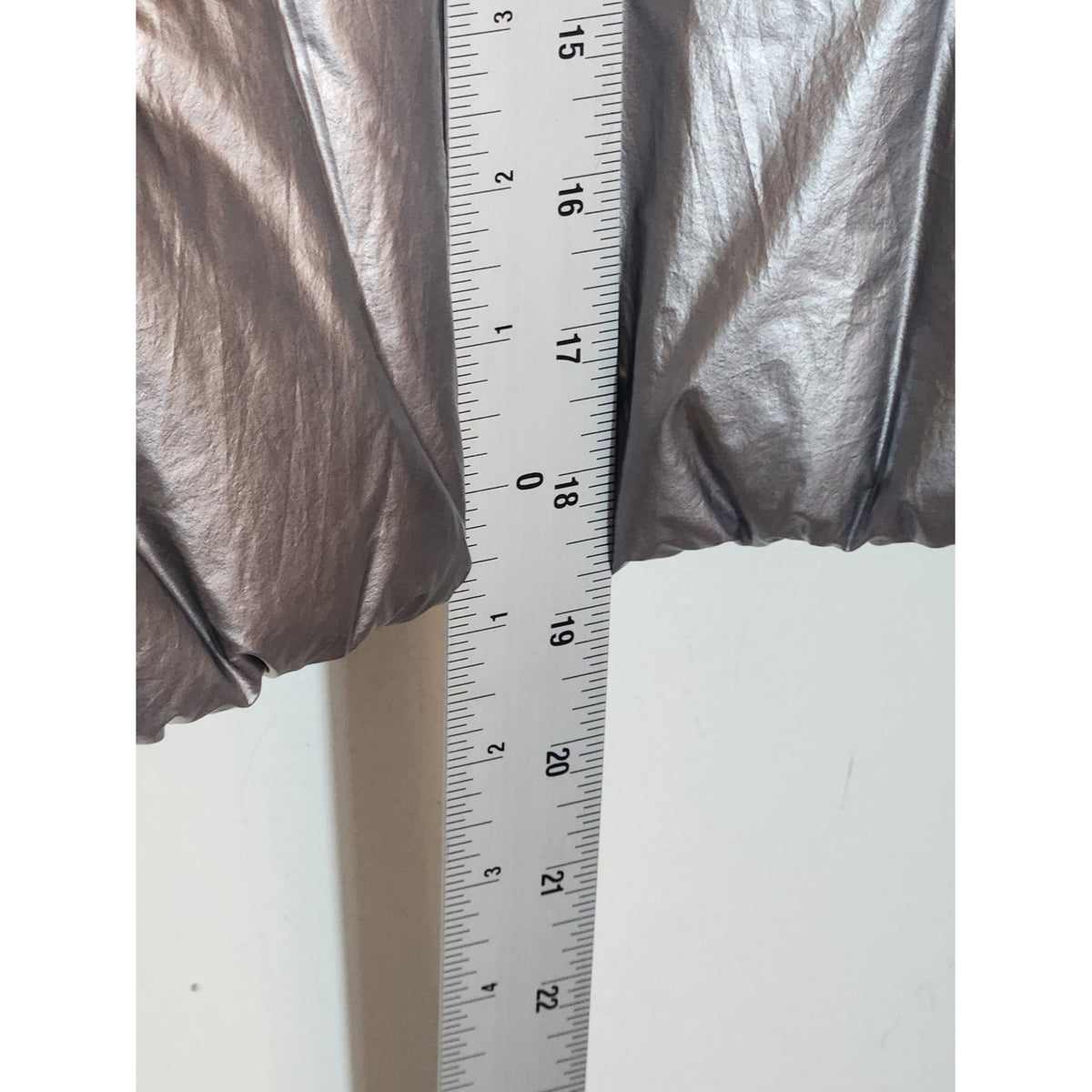 Bar III Metallic Silver Cropped Puffer Jacket Size Small Flaw