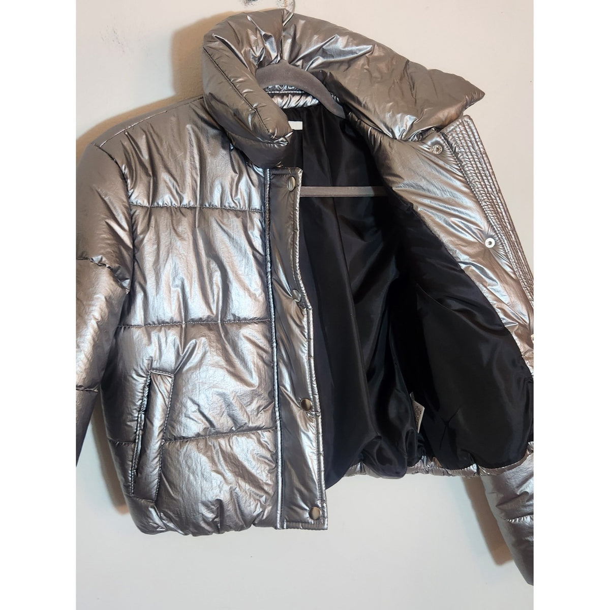 Bar III Metallic Silver Cropped Puffer Jacket Size Small Flaw