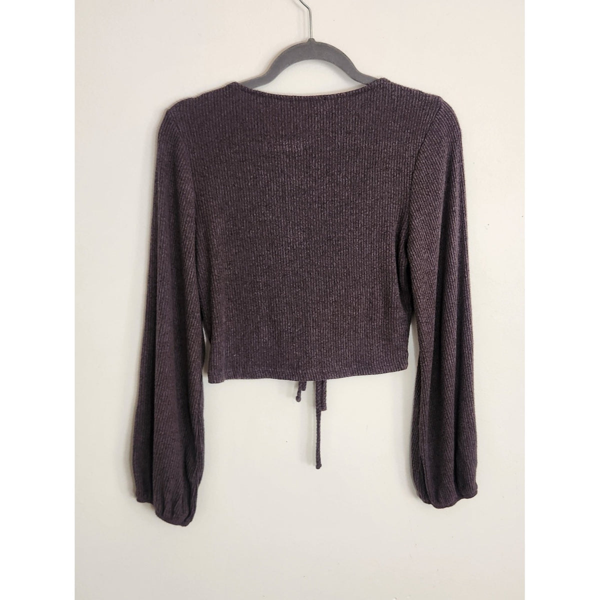 Altar'd State Gray Ribbed Knit V-Neck Crop Top Size Medium