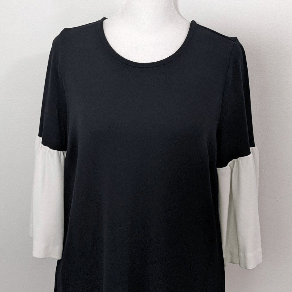 Crown & Ivy Cream and Black Top with Statement Sleeves Size Small