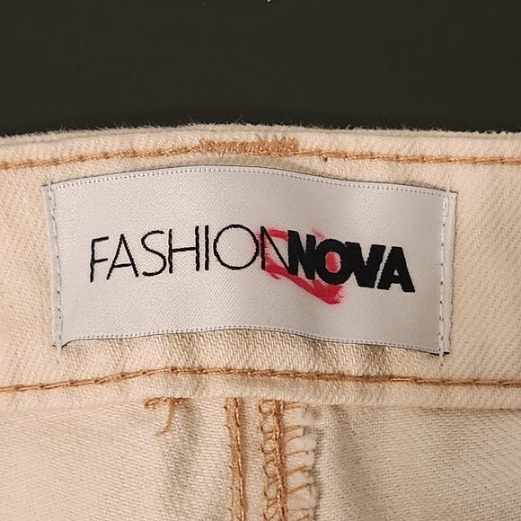 Fashion Nova High-Rise Cream Distressed Denim Size 30 NWOT