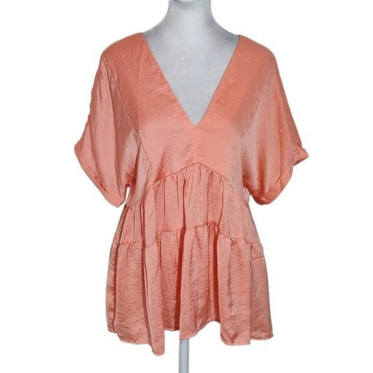 Entro Tiered Coral V-Neck Blouse with Tie Back NWT Size Small