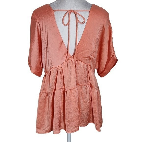 Entro Tiered Coral V-Neck Blouse with Tie Back NWT Size Small