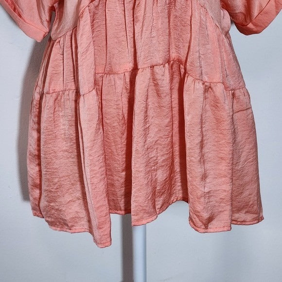Entro Tiered Coral V-Neck Blouse with Tie Back NWT Size Small