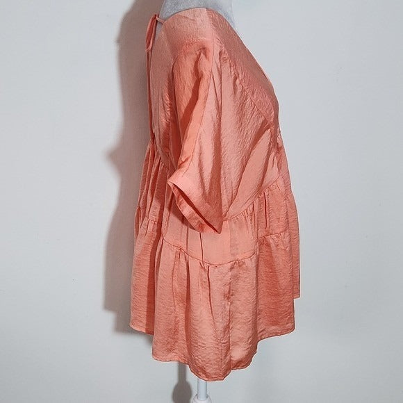 Entro Tiered Coral V-Neck Blouse with Tie Back NWT Size Small
