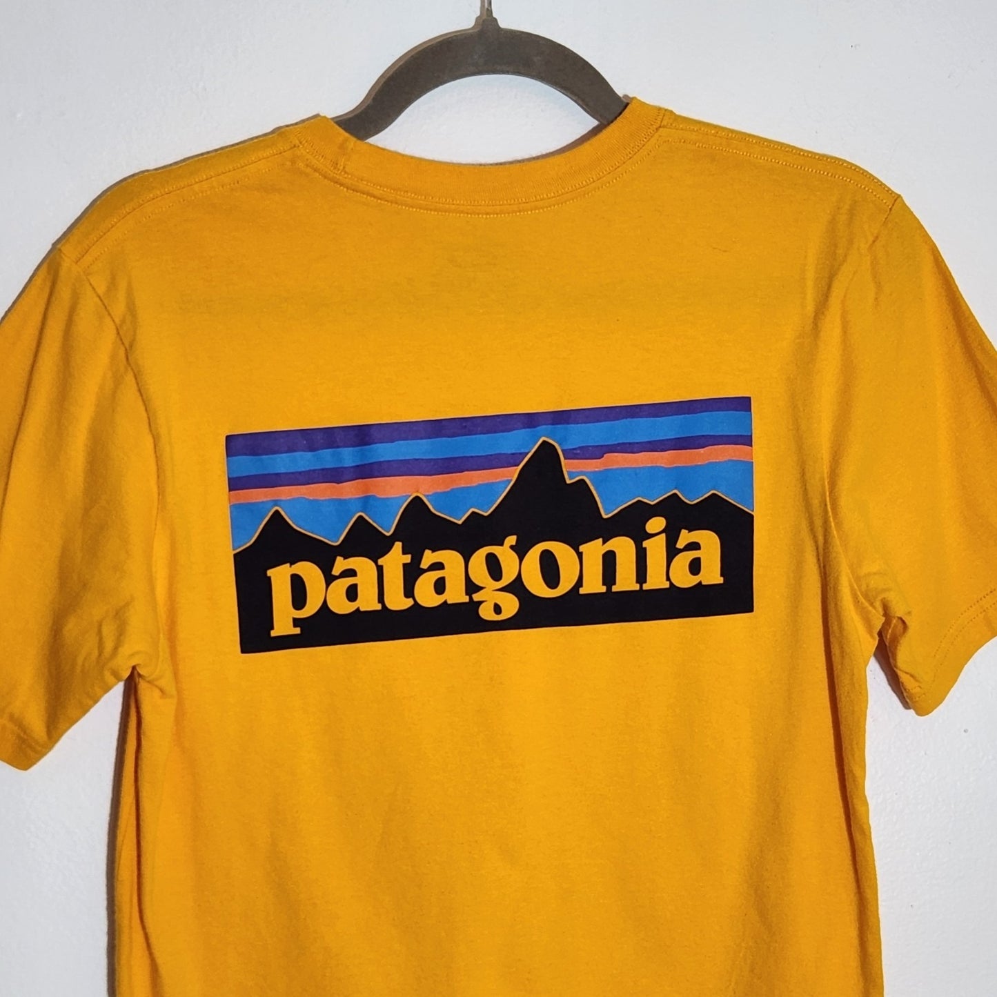 Patagonia Mens Yellow Pocket Tee Size XS Flaw