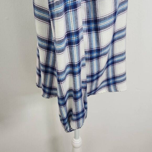 Candace Cameron Bure Blue White Plaid Flannel Size XS Plaid Button Down Shirt