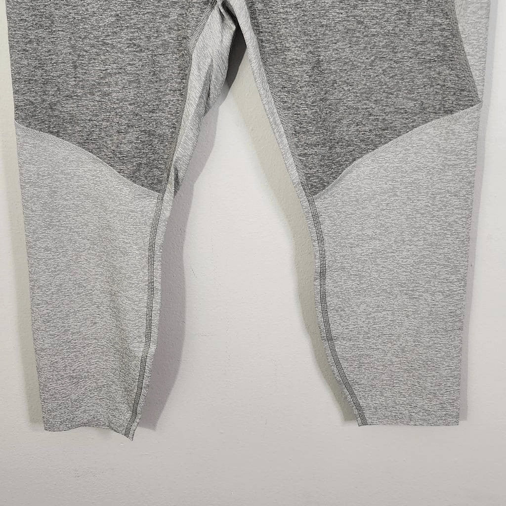 Outdoor Voices Gray Athletic Cropped Leggings NWT Size XL Gray Athletic Leggings