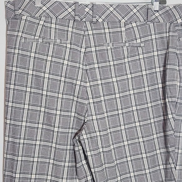 Ava & Viv Gray Plaid Cropped Pants Size 20 Plus Size Plaid Pants