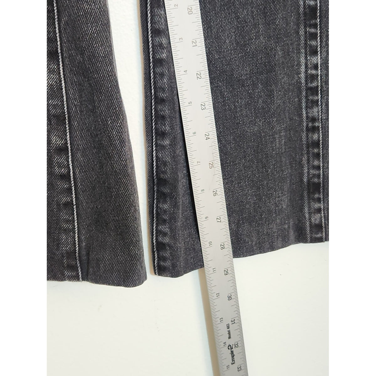Express Black Denim 70s Flare Jeans Mid Rise Distressed Size 6 Short