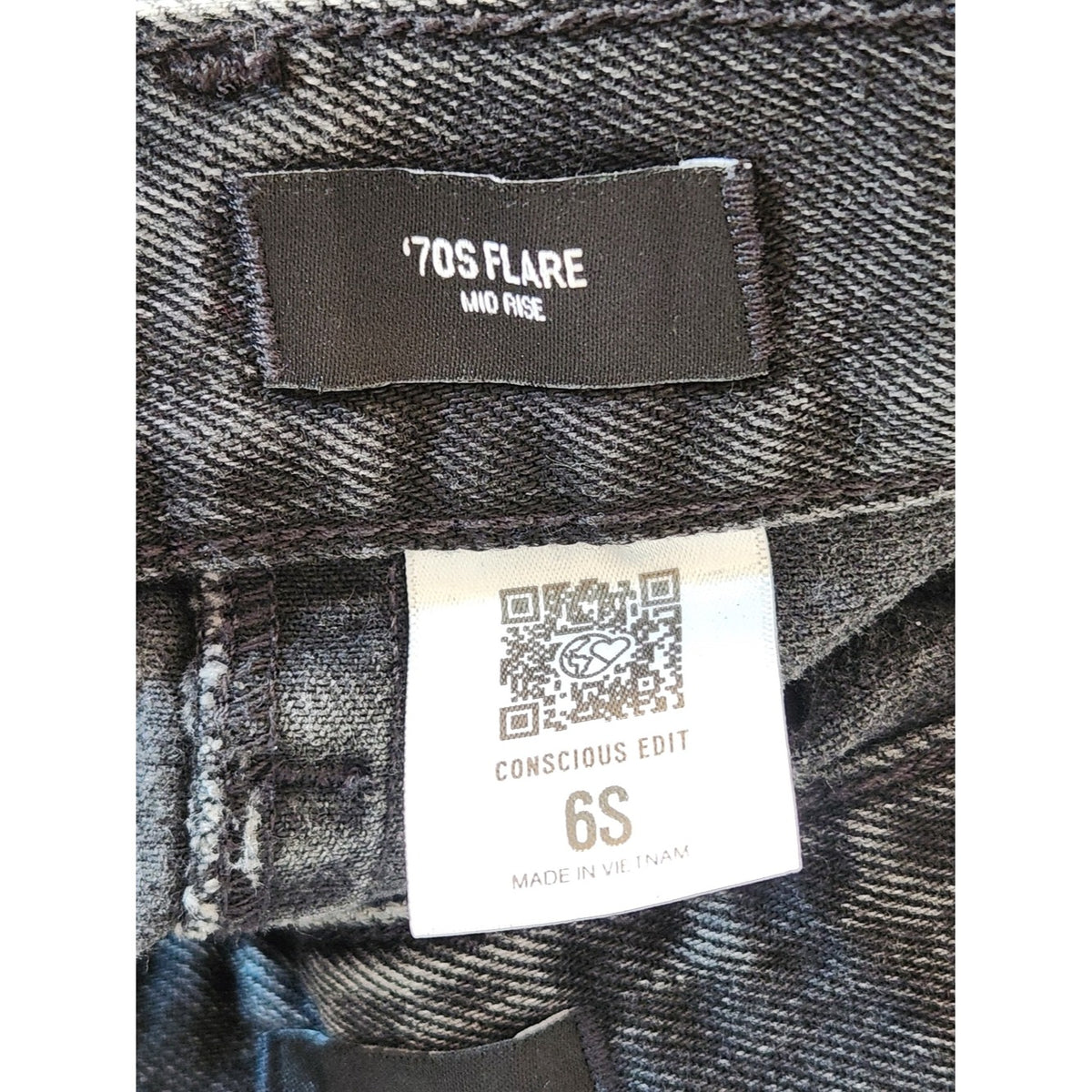 Express Black Denim 70s Flare Jeans Mid Rise Distressed Size 6 Short
